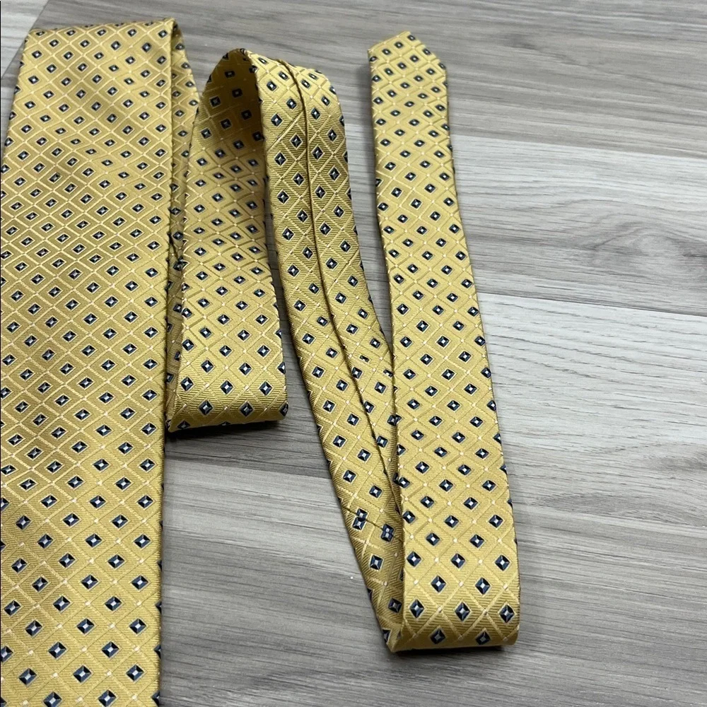 Nautica Men’s Necktie Yellow Gold Blue Diamonds Silk Tie Office Wear Business